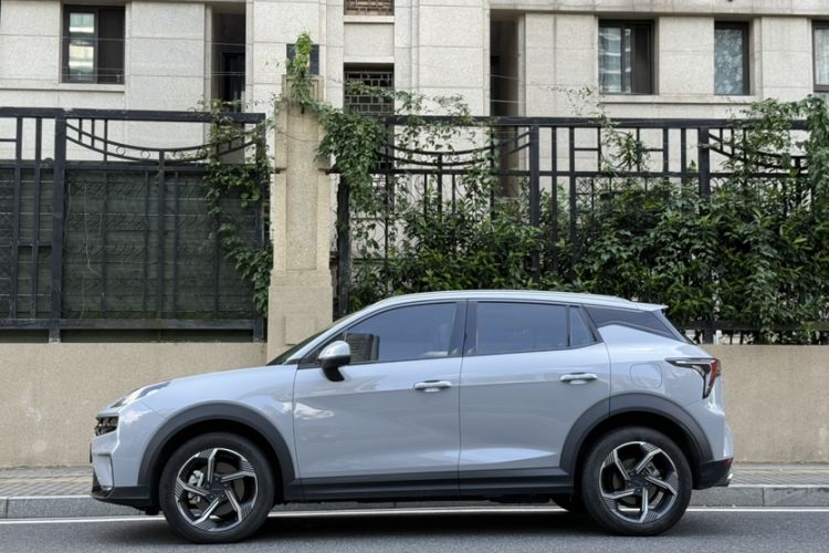 Used Lynk & Co 06 EM-P 2022 PHEV 84 km Range Pro Version Exterior 10