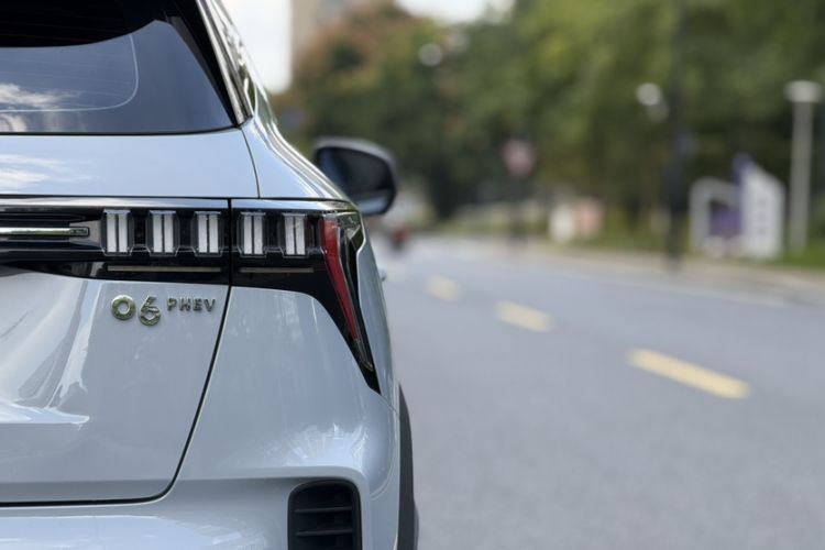 Used Lynk & Co 06 EM-P 2022 PHEV 84 km Range Pro Version Exterior 6