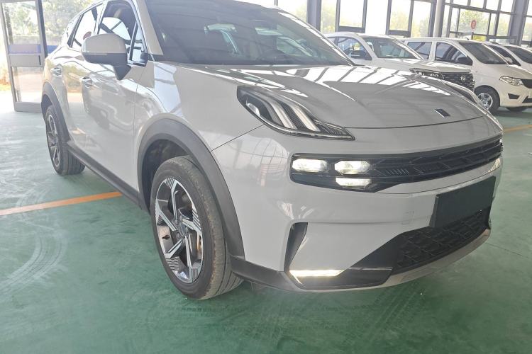 Used Lynk & Co 06 EM-P 2022 PHEV 84 km Range Pro Version Front Right 45 Deg