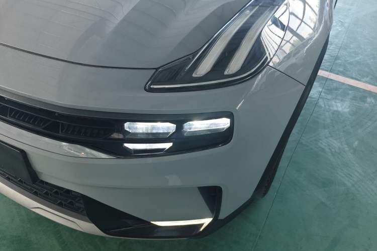Used Lynk & Co 06 EM-P 2022 PHEV 84 km Range Pro Version Left Front Headlight