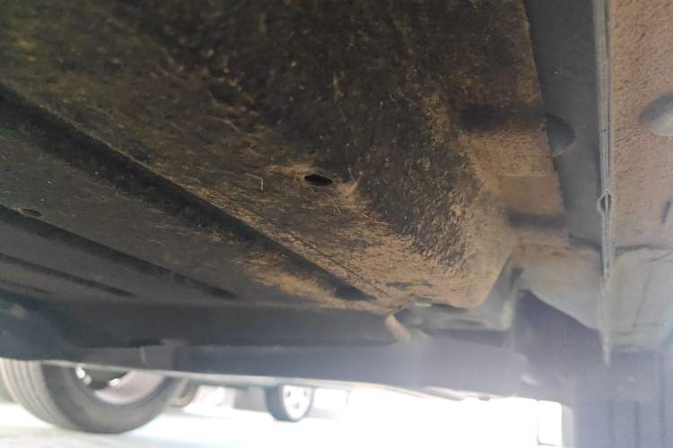 Used Lynk & Co 06 EM-P 2022 PHEV 84 km Range Pro Version Left Side Sill