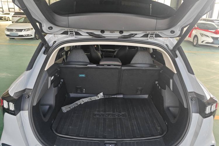 Used Lynk & Co 06 EM-P 2022 PHEV 84 km Range Pro Version Trunk