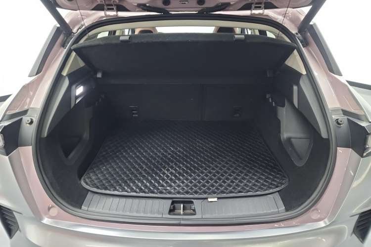 Used Lynk & Co 06 EM-P 2023 1.5T Remix PHEV Shero Trunk