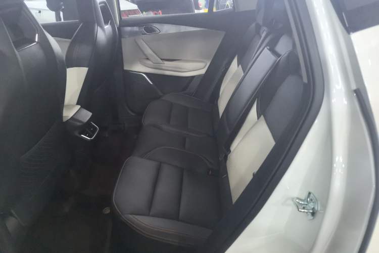 Used Lynk & Co 06 EM-P 2023 1.5T Remix PHEV Pro Interior 1
