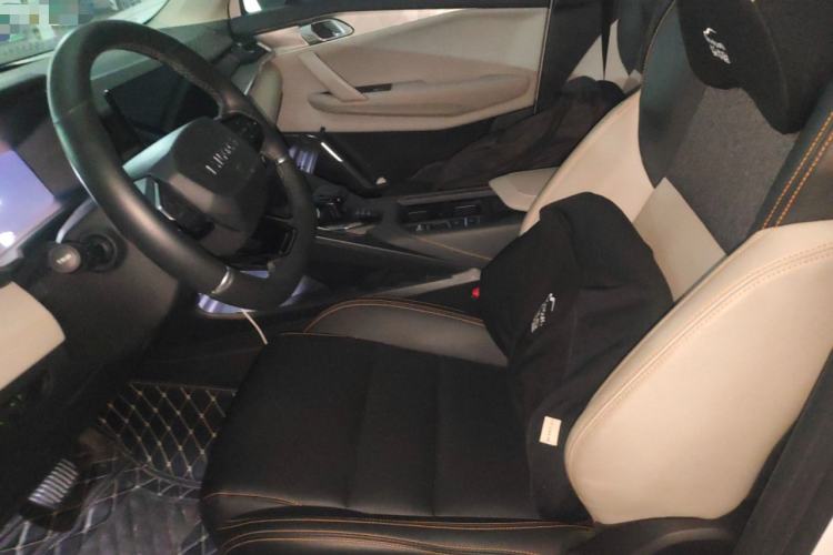 Used Lynk & Co 06 EM-P 2022 PHEV 84 km Range Pro Version Left Front Seat