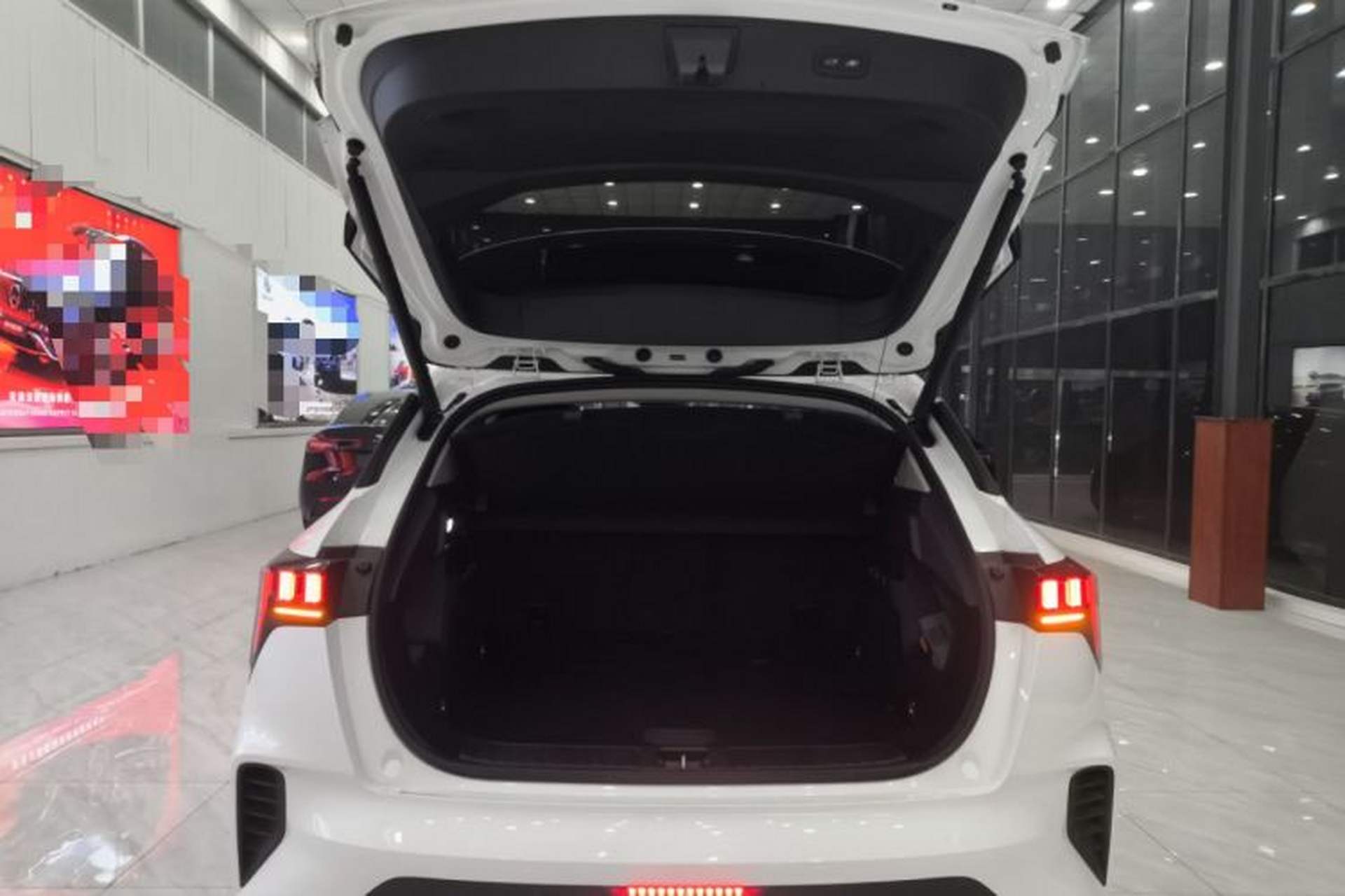 Used Lynk & Co 06 EM-P 2020 PHEV Plus Trunk