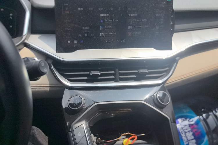 Used Lynk & Co 06 EM-P 2020 PHEV Plus Audio And AC Panel