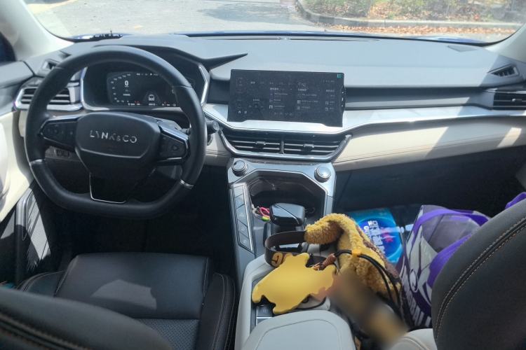 Used Lynk & Co 06 EM-P 2020 PHEV Plus Center Console
