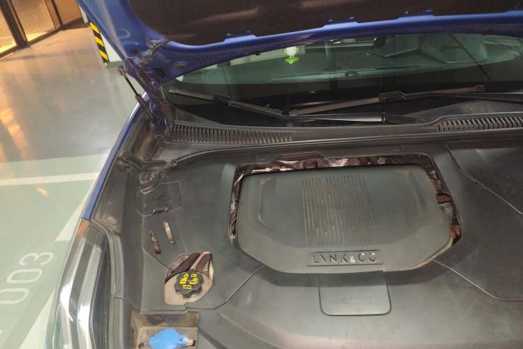 Used Lynk & Co 06 EM-P 2020 PHEV Plus Engine Bay Right
