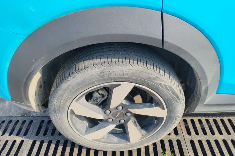 Used Lynk & Co 06 EM-P 2020 PHEV Plus Exterior 8