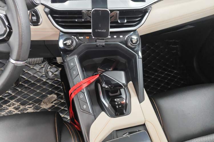 Used Lynk & Co 06 EM-P 2020 PHEV Plus Gear Lever