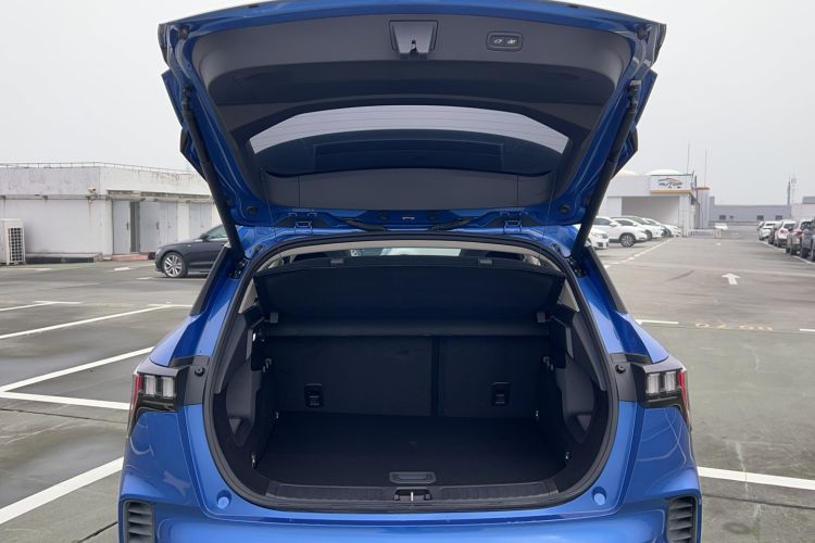 Used Lynk & Co 06 EM-P 2020 PHEV Plus Interior 11