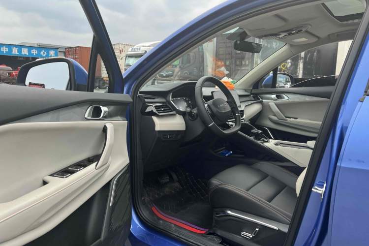 Used Lynk & Co 06 EM-P 2020 PHEV Plus Interior 2