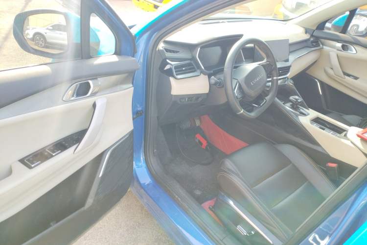 Used Lynk & Co 06 EM-P 2020 PHEV Plus Interior 3