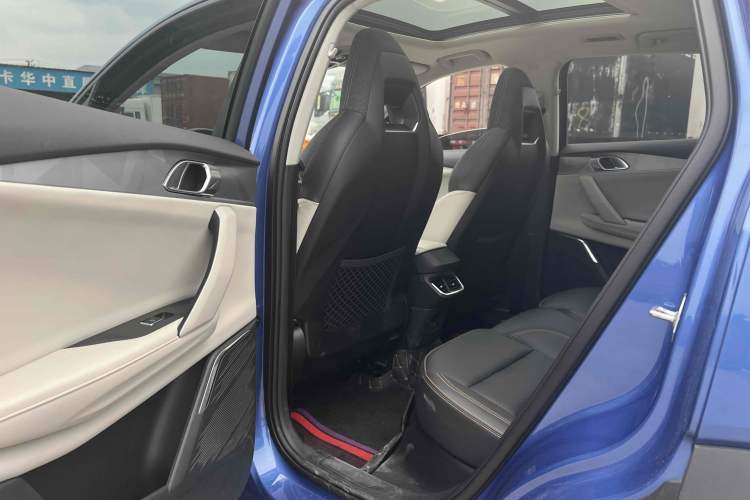 Used Lynk & Co 06 EM-P 2020 PHEV Plus Interior 3