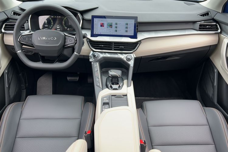 Used Lynk & Co 06 EM-P 2020 PHEV Plus Interior 3