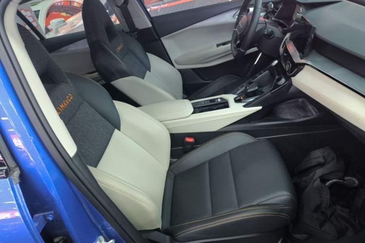 Used Lynk & Co 06 EM-P 2020 PHEV Plus Right Front Seat