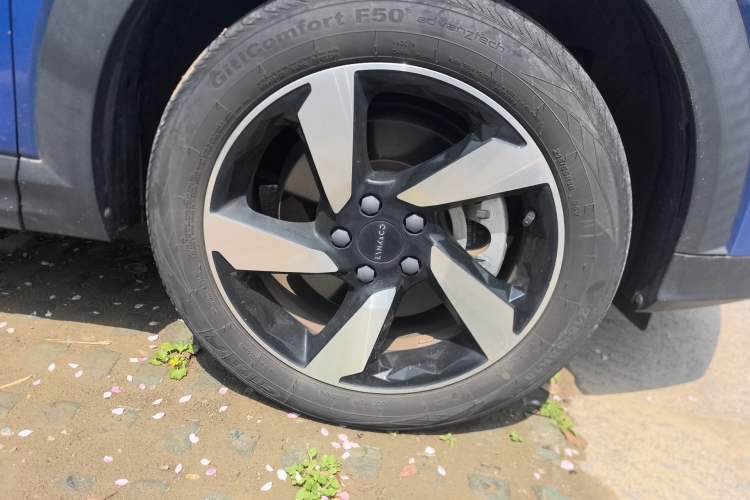Used Lynk & Co 06 EM-P 2020 PHEV Plus Right Front Wheel Hub