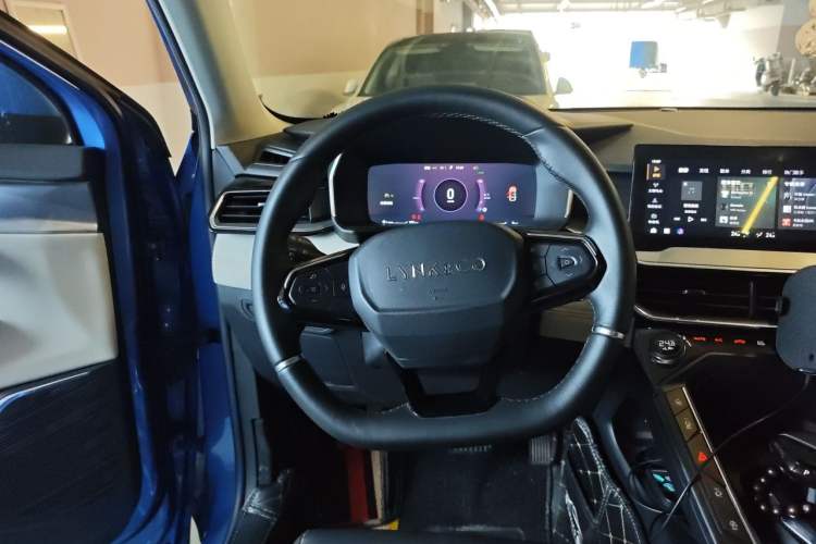 Used Lynk & Co 06 EM-P 2020 PHEV Plus Steering Wheel