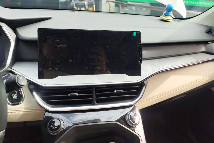Used Lynk & Co 06 EM-P 2020 PHEV Plus Audio And AC Panel