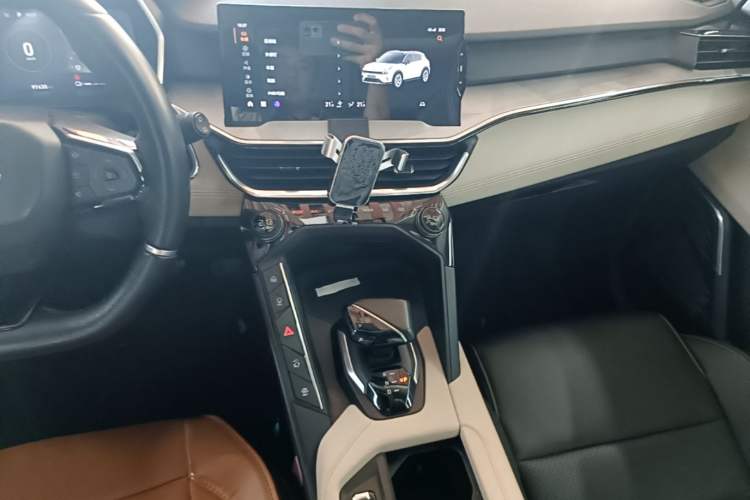 Used Lynk & Co 06 EM-P 2020 PHEV Plus Audio And AC Panel