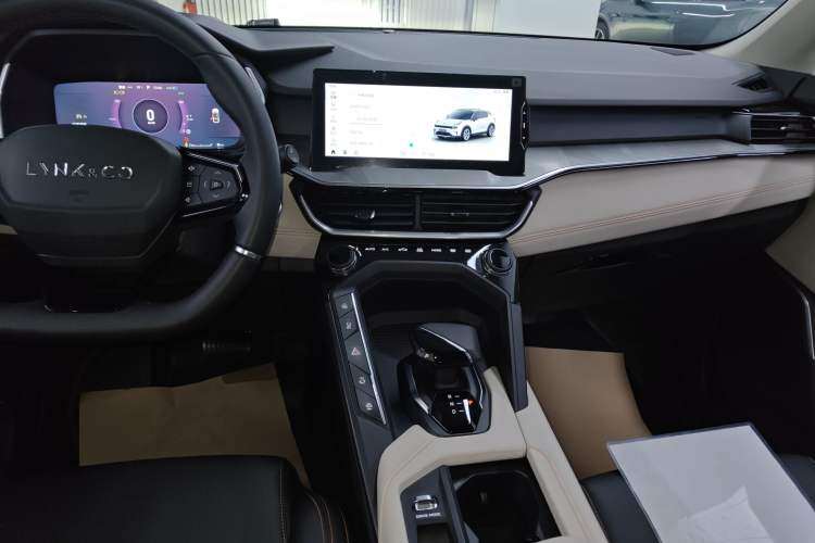 Used Lynk & Co 06 EM-P 2020 PHEV Plus Audio And AC Panel