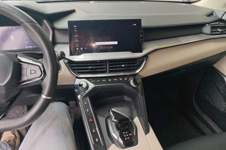Used Lynk & Co 06 EM-P 2020 PHEV Plus Audio And AC Panel