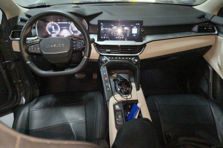 Used Lynk & Co 06 EM-P 2020 PHEV Plus Center Console