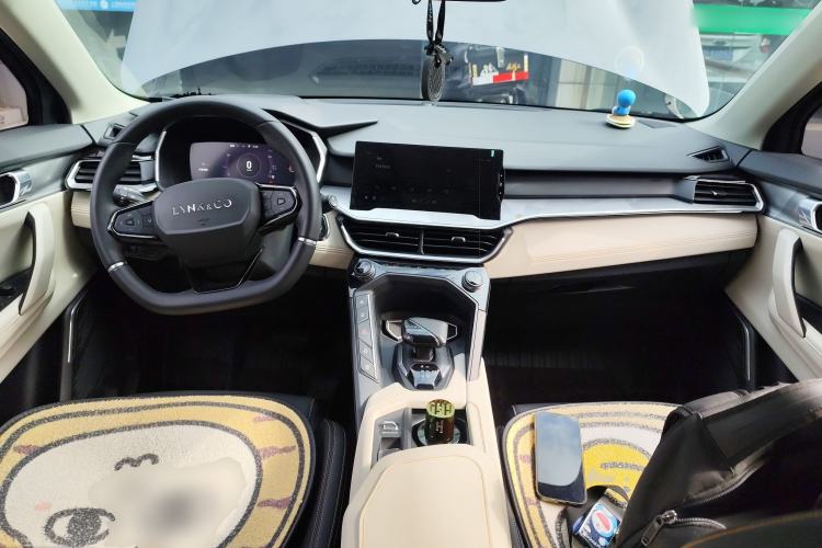 Used Lynk & Co 06 EM-P 2020 PHEV Plus Center Console