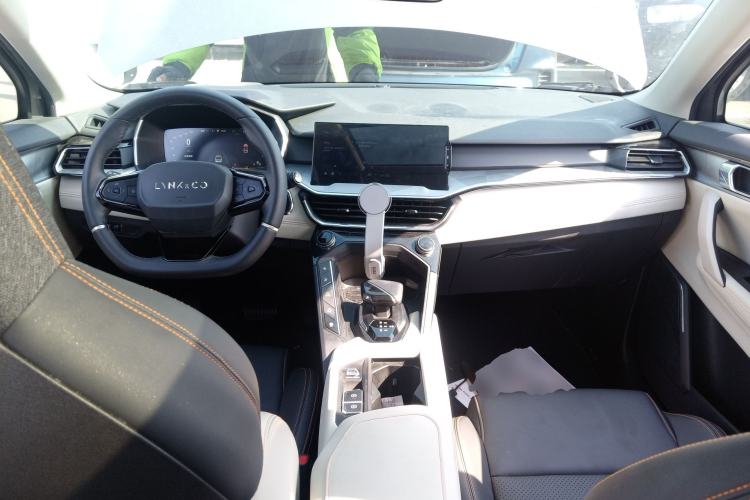 Used Lynk & Co 06 EM-P 2020 PHEV Plus Center Console