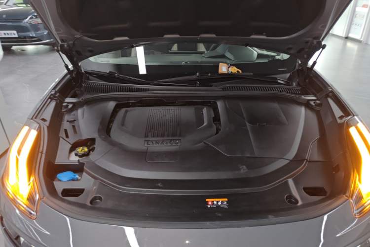 Used Lynk & Co 06 EM-P 2020 PHEV Plus Engine Bay