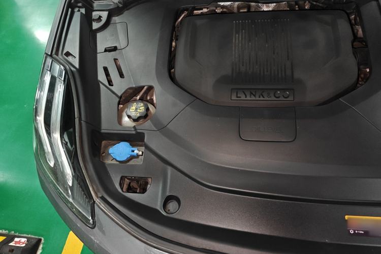 Used Lynk & Co 06 EM-P 2020 PHEV Plus Engine Bay Right