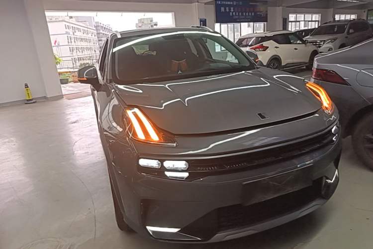 Used Lynk & Co 06 EM-P 2020 PHEV Plus Exterior 1