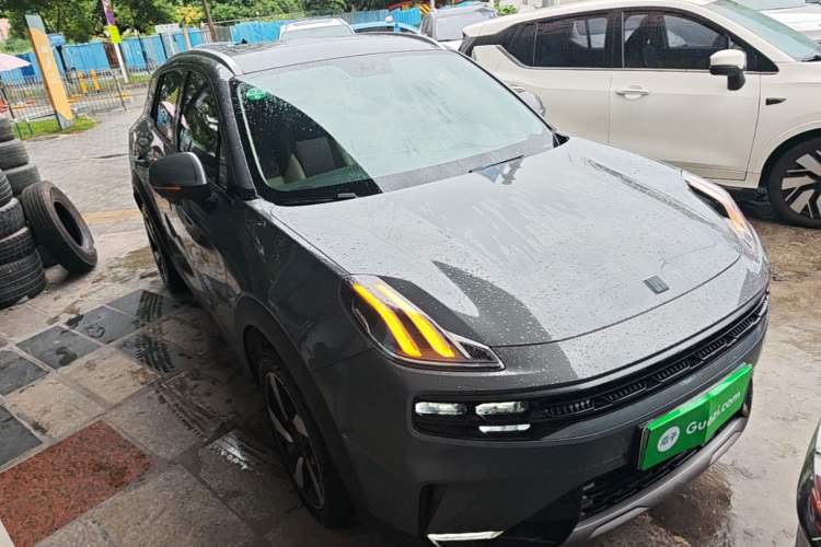 Used Lynk & Co 06 EM-P 2020 PHEV Plus Front Right 45 Deg