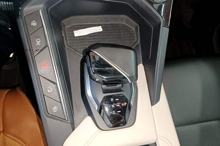 Used Lynk & Co 06 EM-P 2020 PHEV Plus Gear Lever