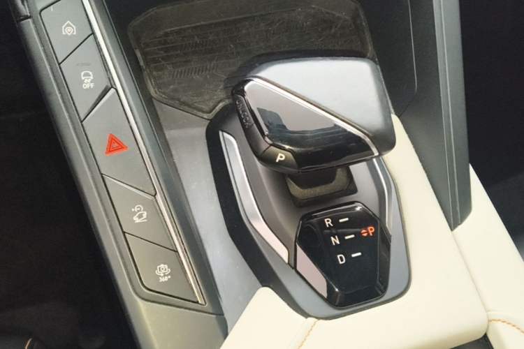 Used Lynk & Co 06 EM-P 2020 PHEV Plus Gear Lever