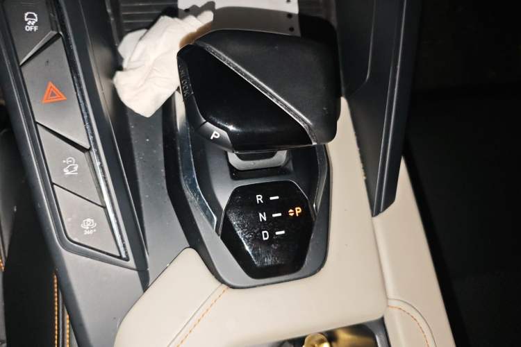 Used Lynk & Co 06 EM-P 2020 PHEV Plus Gear Lever