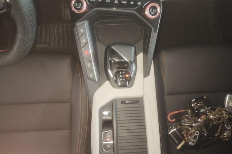 Used Lynk & Co 06 EM-P 2020 PHEV Plus Gear Lever