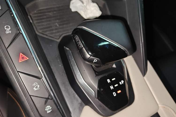 Used Lynk & Co 06 EM-P 2020 PHEV Plus Gear Lever