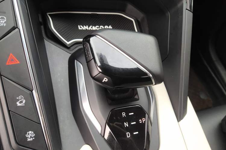 Used Lynk & Co 06 EM-P 2020 PHEV Plus Gear Lever