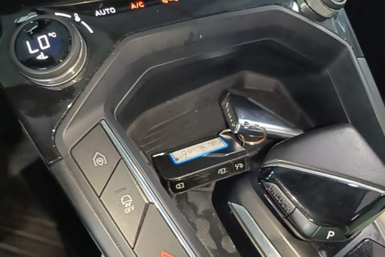 Used Lynk & Co 06 EM-P 2020 PHEV Plus Interior 1