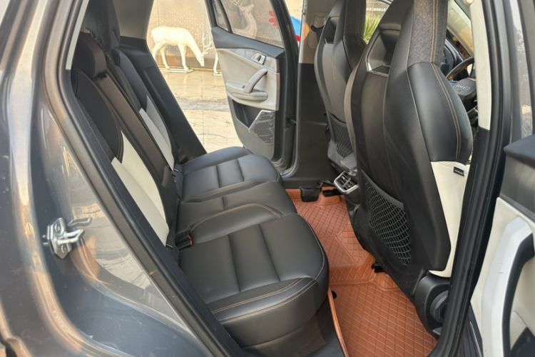 Used Lynk & Co 06 EM-P 2020 PHEV Plus Interior 10