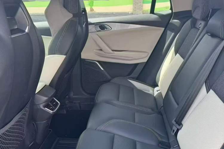 Used Lynk & Co 06 EM-P 2020 PHEV Plus Interior 3