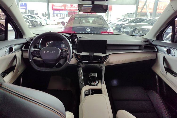 Used Lynk & Co 06 EM-P 2020 PHEV Plus Interior 5