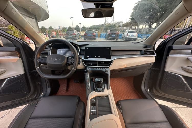 Used Lynk & Co 06 EM-P 2020 PHEV Plus Interior 8