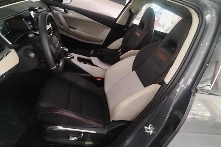 Used Lynk & Co 06 EM-P 2020 PHEV Plus Left Front Seat