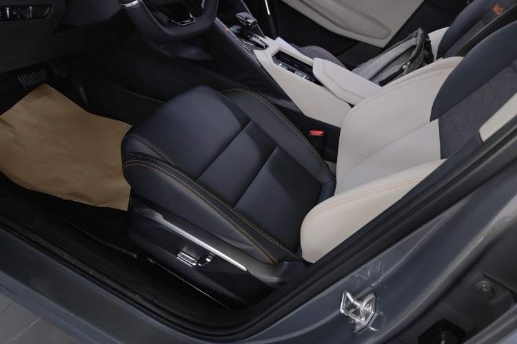 Used Lynk & Co 06 EM-P 2020 PHEV Plus Left Front Seat