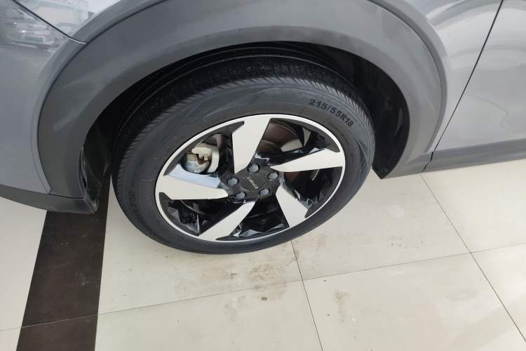 Used Lynk & Co 06 EM-P 2020 PHEV Plus Left Front Wheel Hub