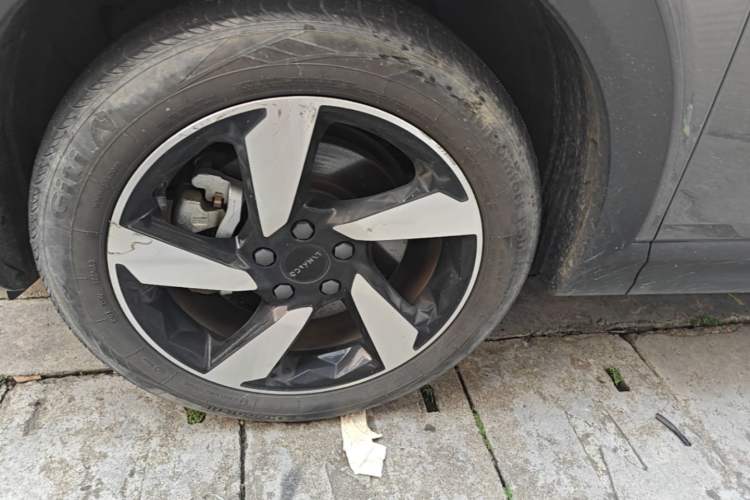 Used Lynk & Co 06 EM-P 2020 PHEV Plus Left Front Wheel Hub