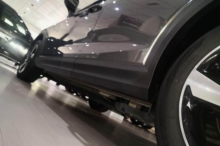 Used Lynk & Co 06 EM-P 2020 PHEV Plus Left Side Sill